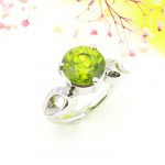 彼女様の誕生石、スフェーンで作った婚約指輪