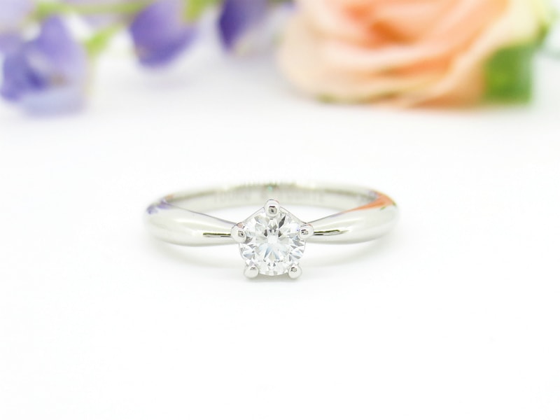 0.2カラットダイヤモンドの婚約指輪