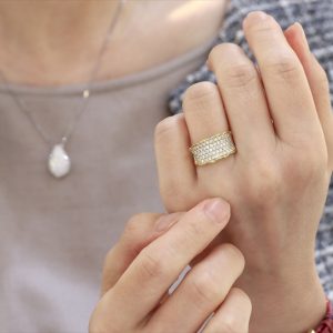 60代女性におすすめ幅広デザインの指輪