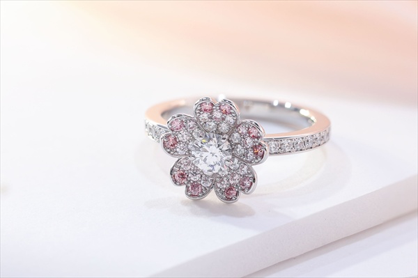 ピンクダイヤモンドリング