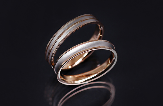 結婚指輪にもおすすめなプラチナと金の鍛造リングJH-6789